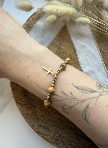Pejzażowe wzory na jaspisie krajobrazowym w bransoletce ROSARY – detale Lazuri.
