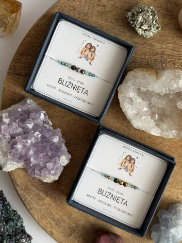Bransoletka ZODIAKARA dla Bliźniąt od Lazuri – tygrysie oko, amazonit i apatyt.