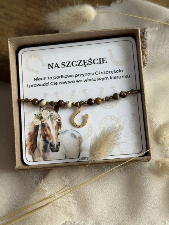 Talizman na szczęście dla jeźdźca: bransoletka z podkową i labradorytem.