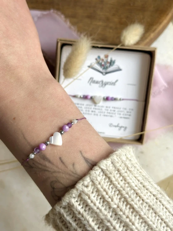 Talizman wdzięczności: bransoletka MENTORA z kamieniem księżycowym dla mentorki.